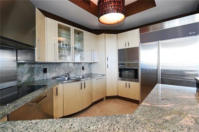 Photo - 100 South Pointe Dr Unit 100 S Pointe Dr # 601