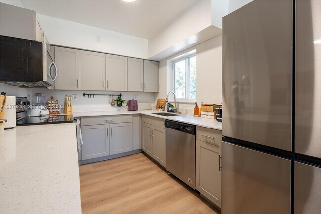 1317 NE 116th St Unit 1317