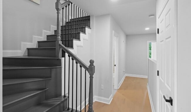 Photo - 1618 E Chase St