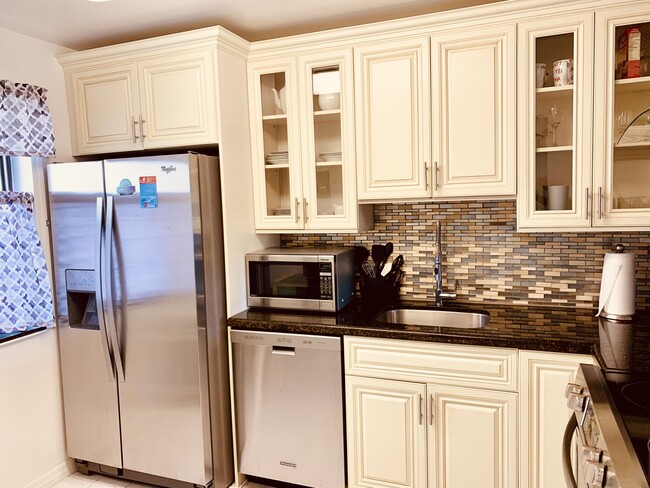 Building Photo - 4837 Trevi Ct Unit 301 Rental