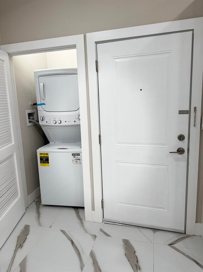 Photo - 213 ACADEMY St Unidad 1B