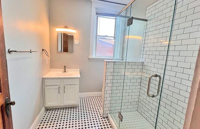 Photo - 3227 Jefferson Ave Unit 3227-05