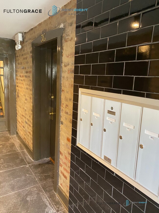 Photo - 845 W Agatite Ave Unidad 845-3G