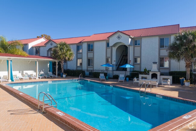 Resort-Style Pool