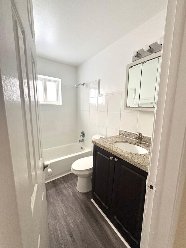 5901 NW 17th Pl Unit 204