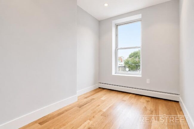 Photo - 1Bed + office Bed in BedStuy Unit 3F