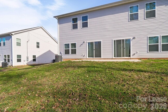 Photo - 715 Lackey St