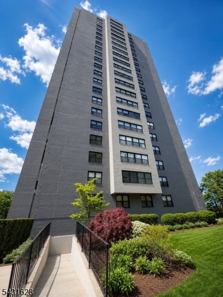 Photo - 285 Aycrigg Ave Unit 10i