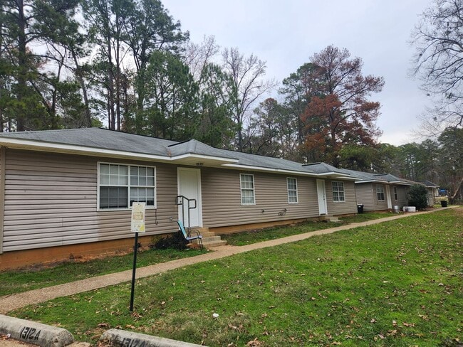 Building Photo - 2 Bed / 2 Bath Duplex – Pineville, LA – $795/month
