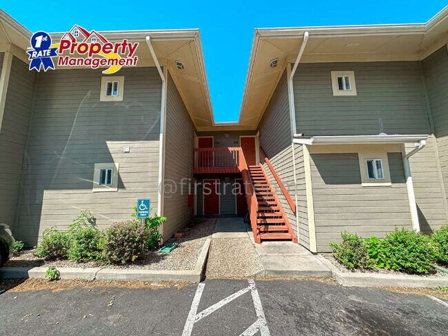 Photo - 870 W Belmont Cir Unit #208