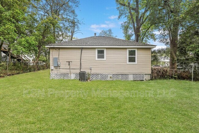 Photo - 1305 E 32nd St