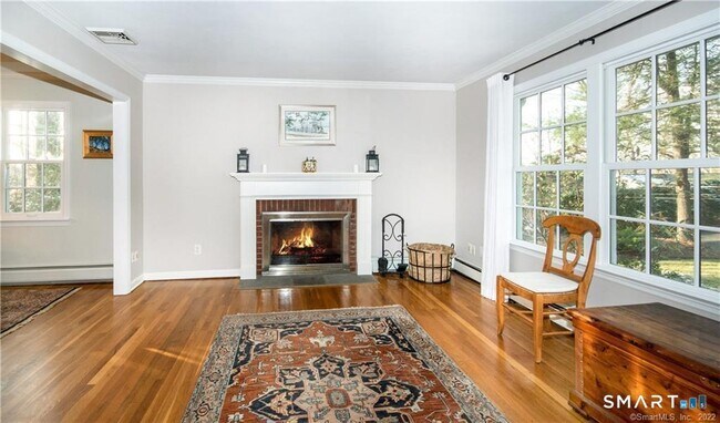 16 Lawn St