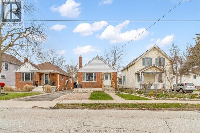 Photo - 33 Wilson Ave