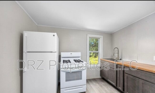 Photo - 841 Oakland Ave SW Unit Lower