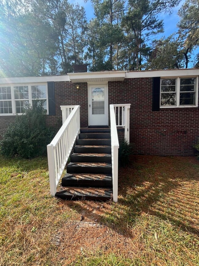 Building Photo - 2BR/1BA in Forest Acres