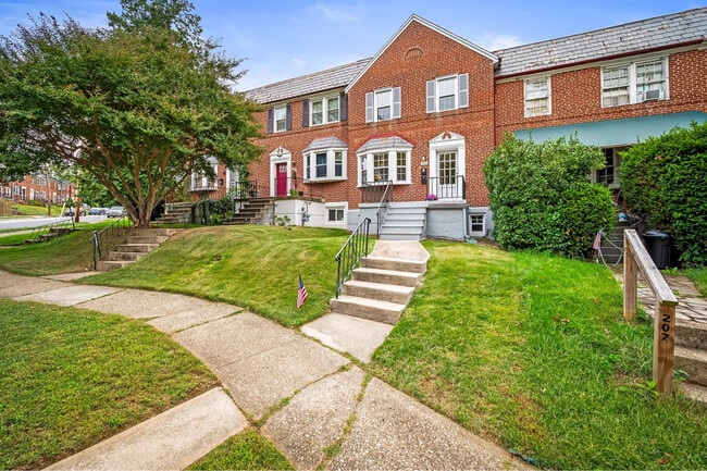 Photo - 205 Westowne Rd