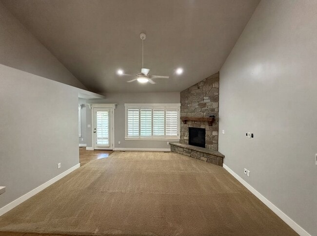 3474 Wade Ln