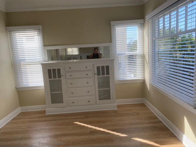 Comedor - 508 W Holly Ave