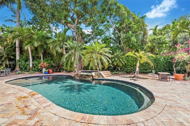 Photo - 5621 SW 68th Ct