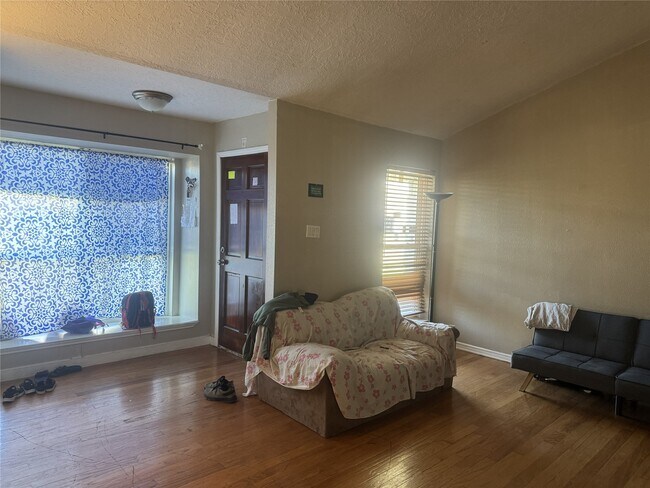 Photo - 13323 Bafing Dr