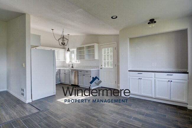 Photo - Charming 3 Bedroom 2 Bathroom Home in Sierra with Water View