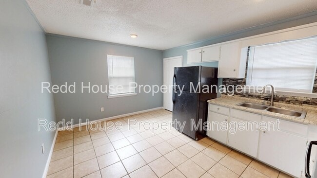 Photo - 111 Nann St