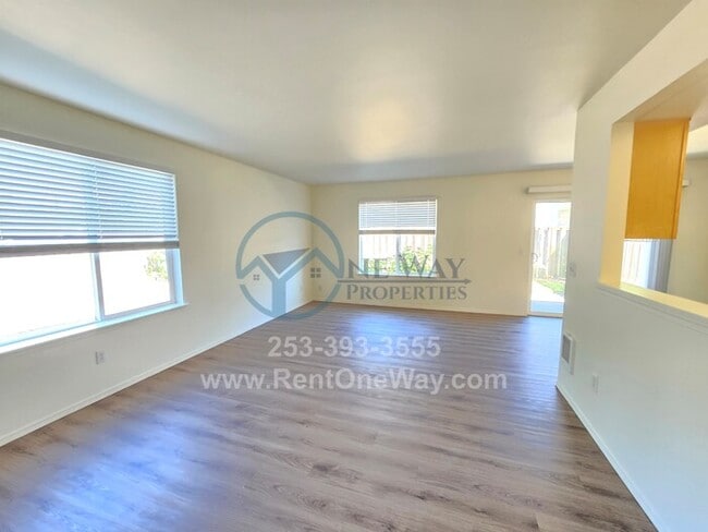 Building Photo - 610 11th Ave