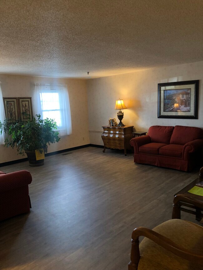 Photo - Castleton Gardens