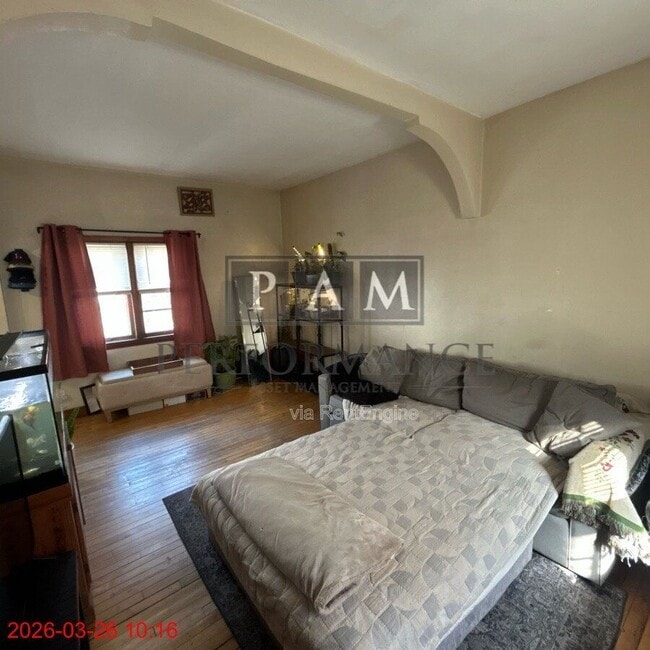 Photo - 2442 N Bremen St