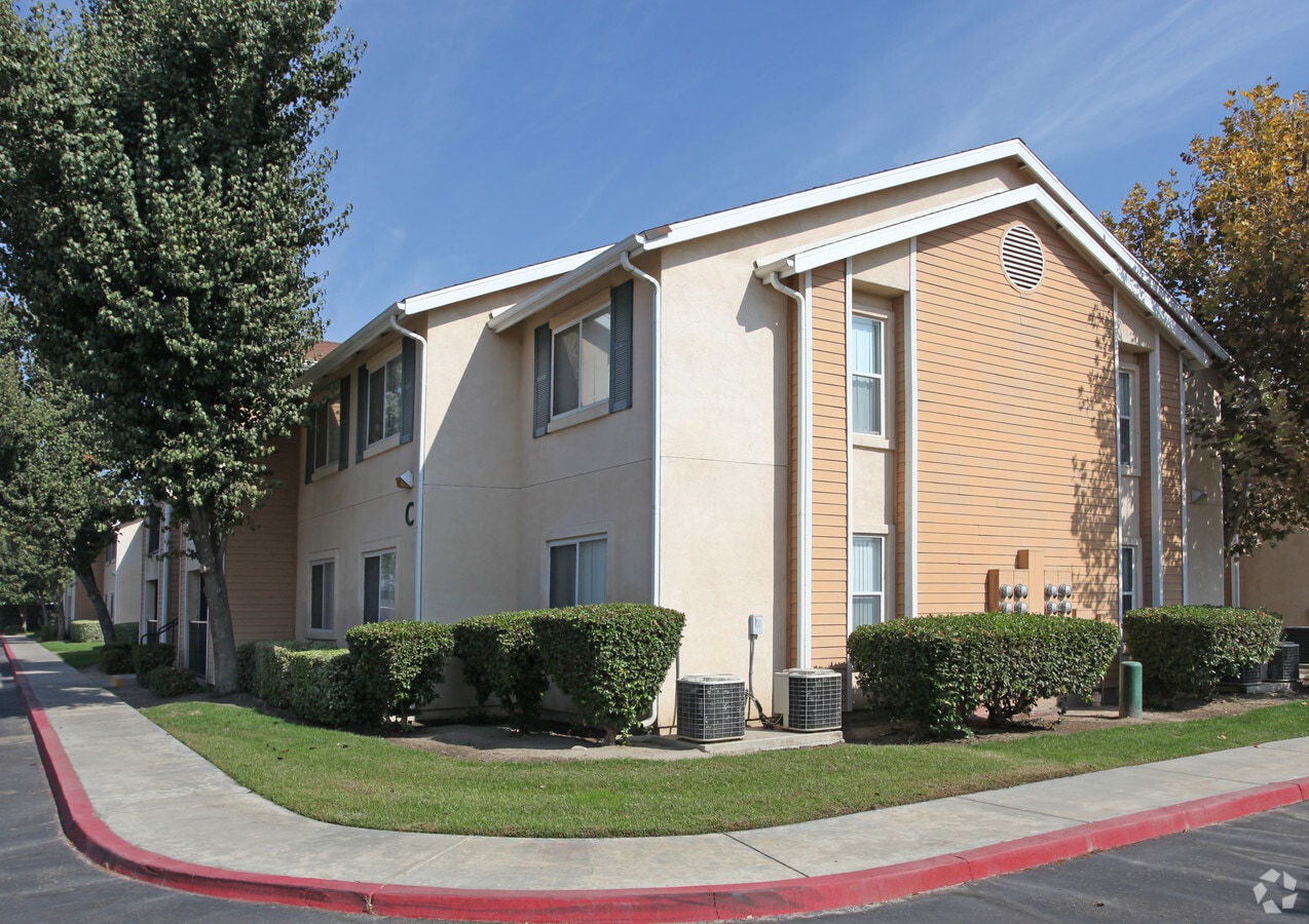 Photo - Country Manor Apartments