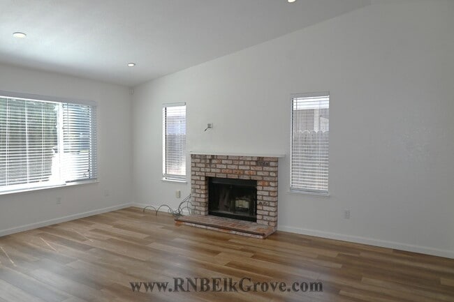 23 Farallon Cir