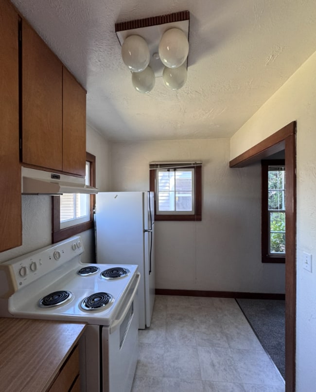 876 1/2-1470 1/2 Lawrence St Unit 1470 1/2