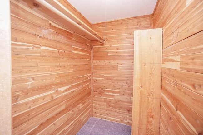 Photo - 2515 Oak Hill Dr