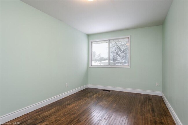 Photo - 77 Dalegrove Dr