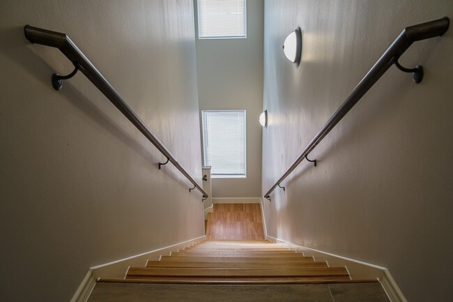 Photo - 1402 S H St