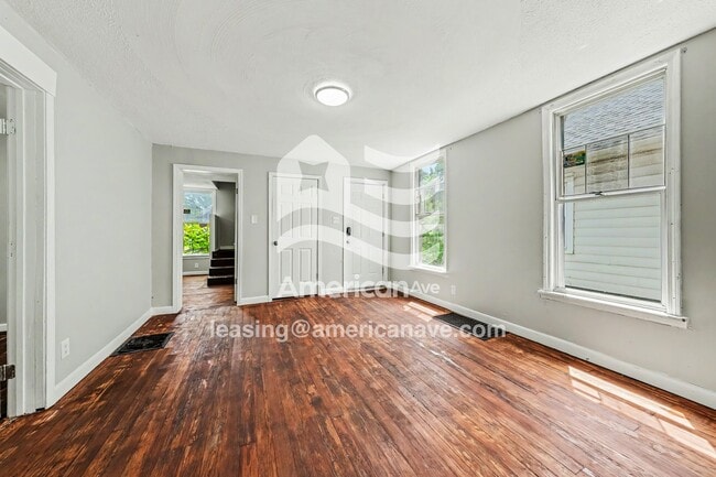 Photo - 105 Carlisle St