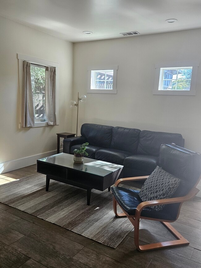 Photo - 561 S O St