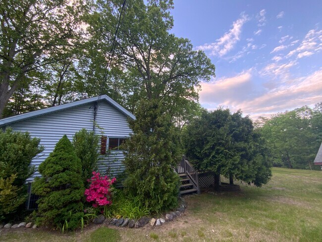 Photo - 4 N Brook Dr