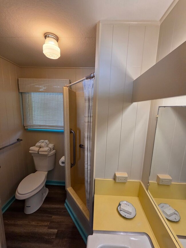 Photo - Charming Furnished room for rent with Private Entrance | Wilhelmina Rise