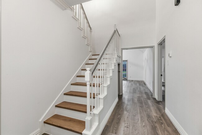 Photo - 7665 Ameswood Rd