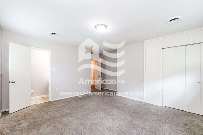 Photo - 408 Queen Marie Ln