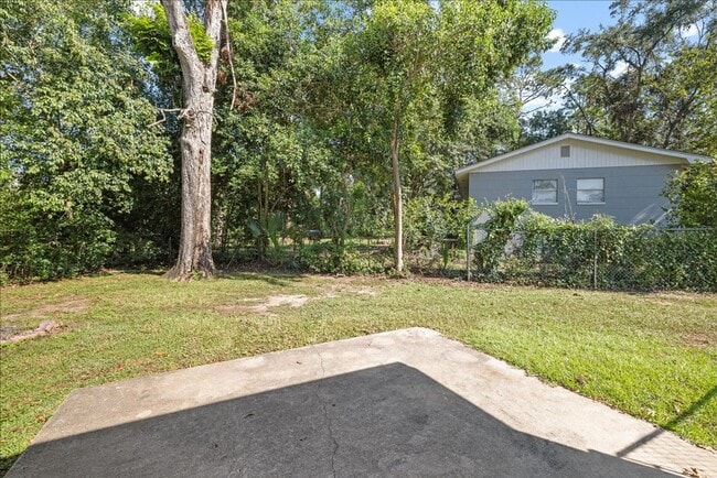 202 Juniper Dr