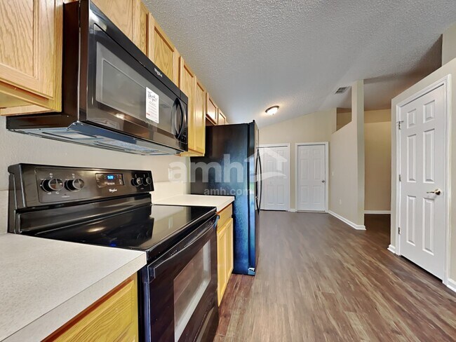 Photo - 9575 Stratham Ct