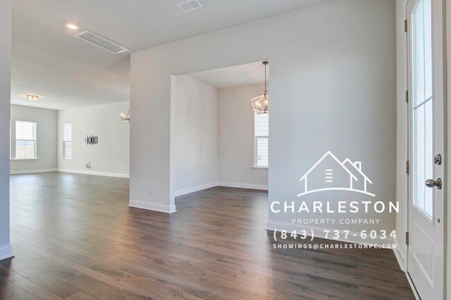 Photo - 169 Country Gate Ln