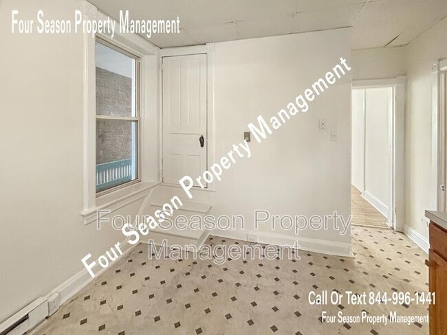 Photo - 616 W Franklin St
