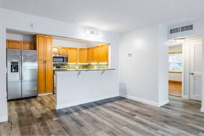 Photo - 715 20th St Unit 202