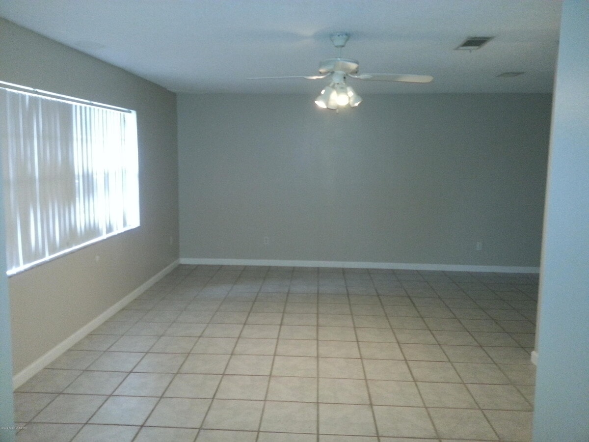 Photo - 2720 Wright Ave