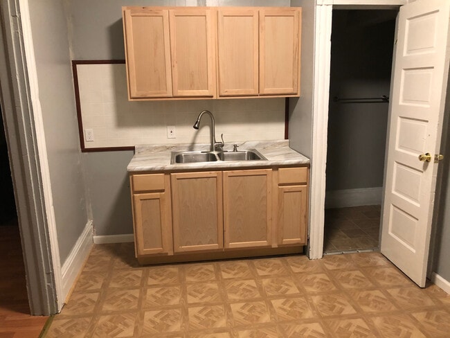 Photo - 4031 Saint Clair Ave Unit 202