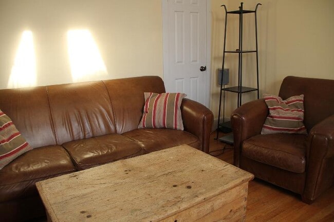 Photo - 22 Eastburn St