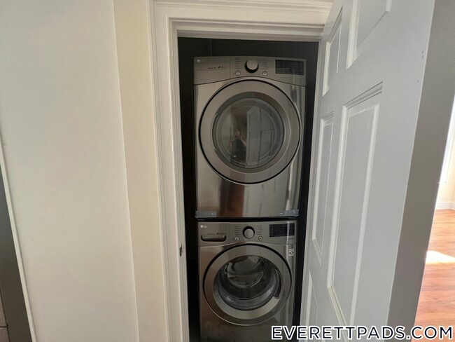 Photo - 74 Union St Unit 1